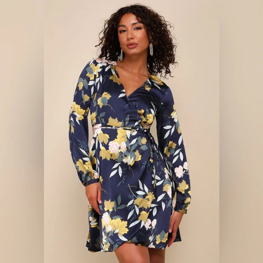 💐 Lulu’s “Love Is Life” Navy Floral Print Satin Wrap Dress - Picture 2 of 10